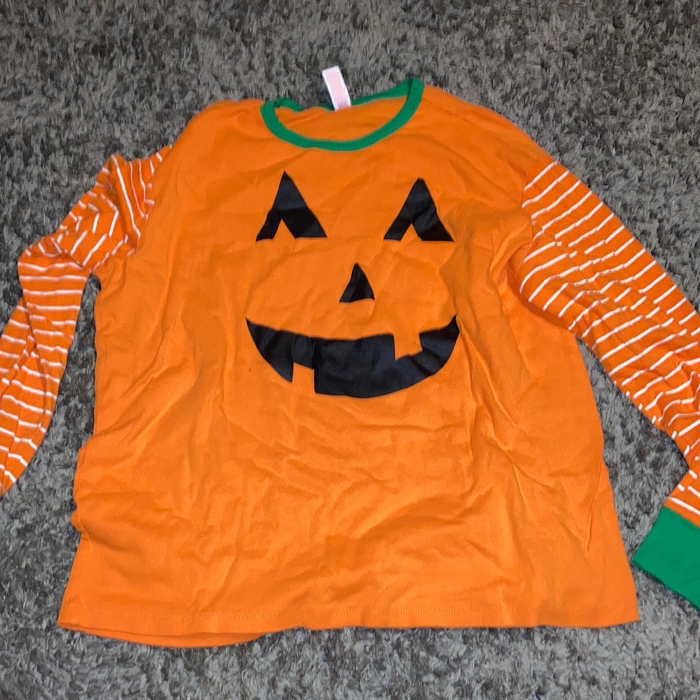 Halloween 🎃 long sleeve shirt